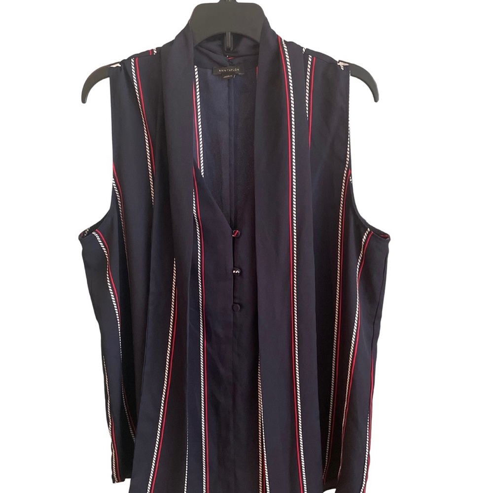 Ann Taylor dress blouse with tie. Navy with white, red details.
